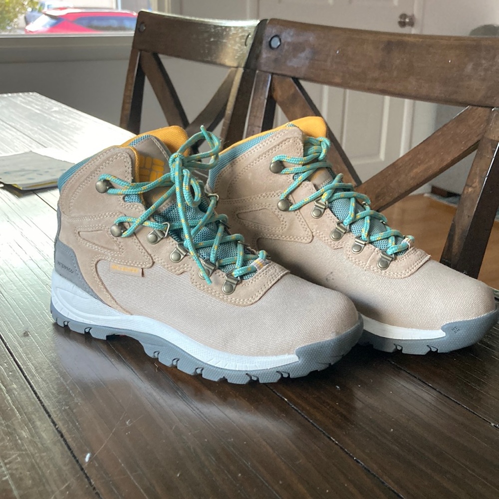 Womens Columbia Hiking Boots